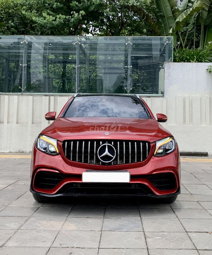 Mercedes Benz GLC 2019 300 - 80000 km