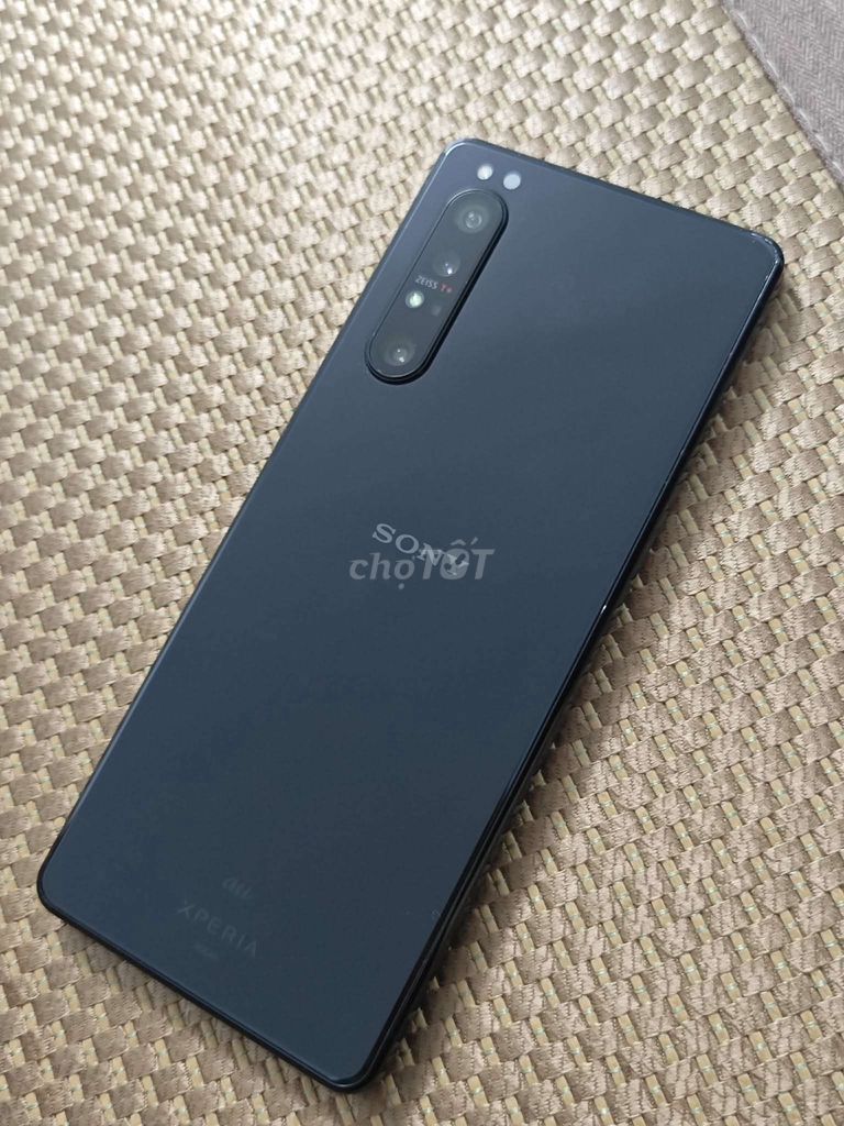 Sony Xperia 1 Mark II Đen. Mua bán Điện thoại tại Thành phố Yên Bái Yên Bái được đăng bởi Duy  hình 1