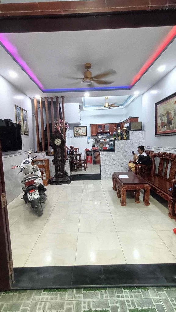 NHÀ 3 TẦNG – 4PN – TÂN THỚI HIỆP- NGANG 4,5 - SHR – 3,5 TỶ