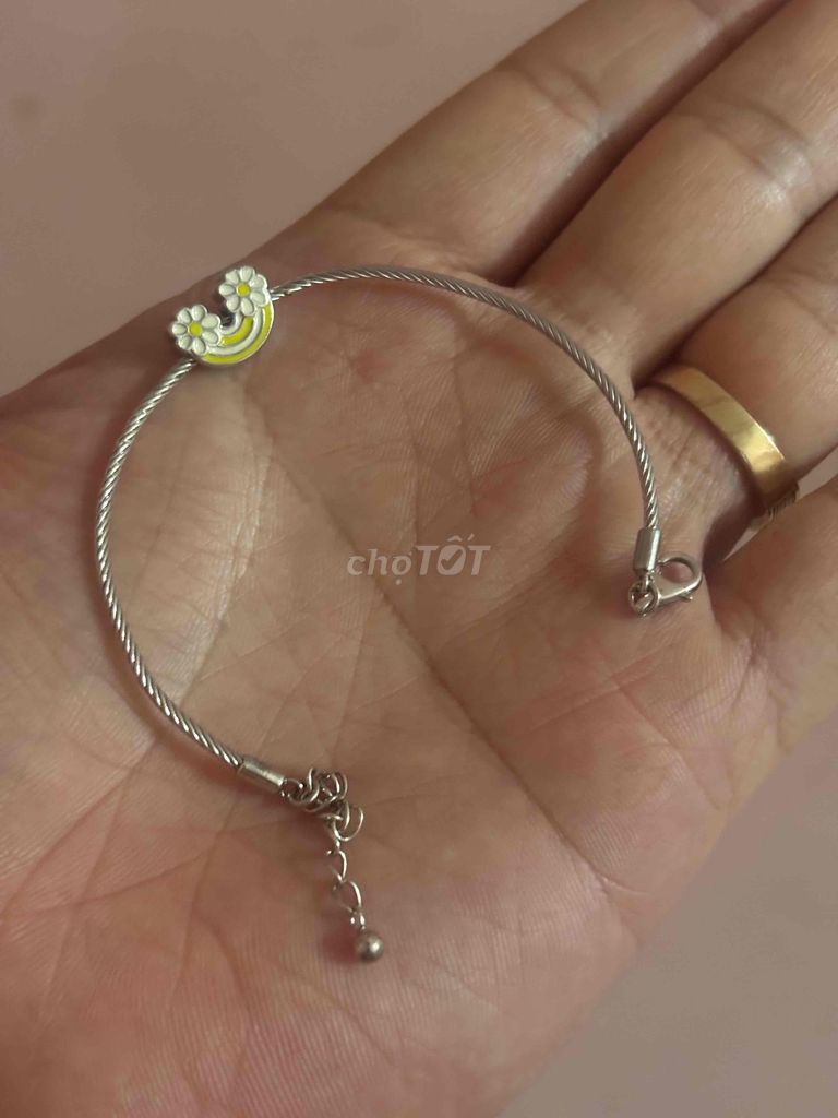 Vòng tay PNJ Nữ Bạc. Mua bán Phụ kiện thời trang khác tại Thành phố Thủ Đức Tp Hồ Chí Minh được đăng bởi mua hang tiền triệu xin đừng tiếc 1 cuộc gọi ạ  hình 1
