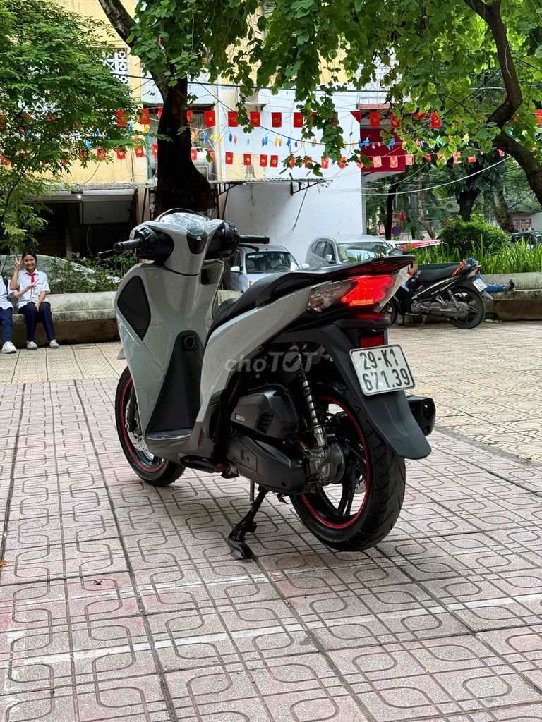 Honda SH125 CBS 2017 серый цементный 29K