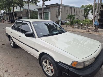 Toyota Camry 1987 Trắng