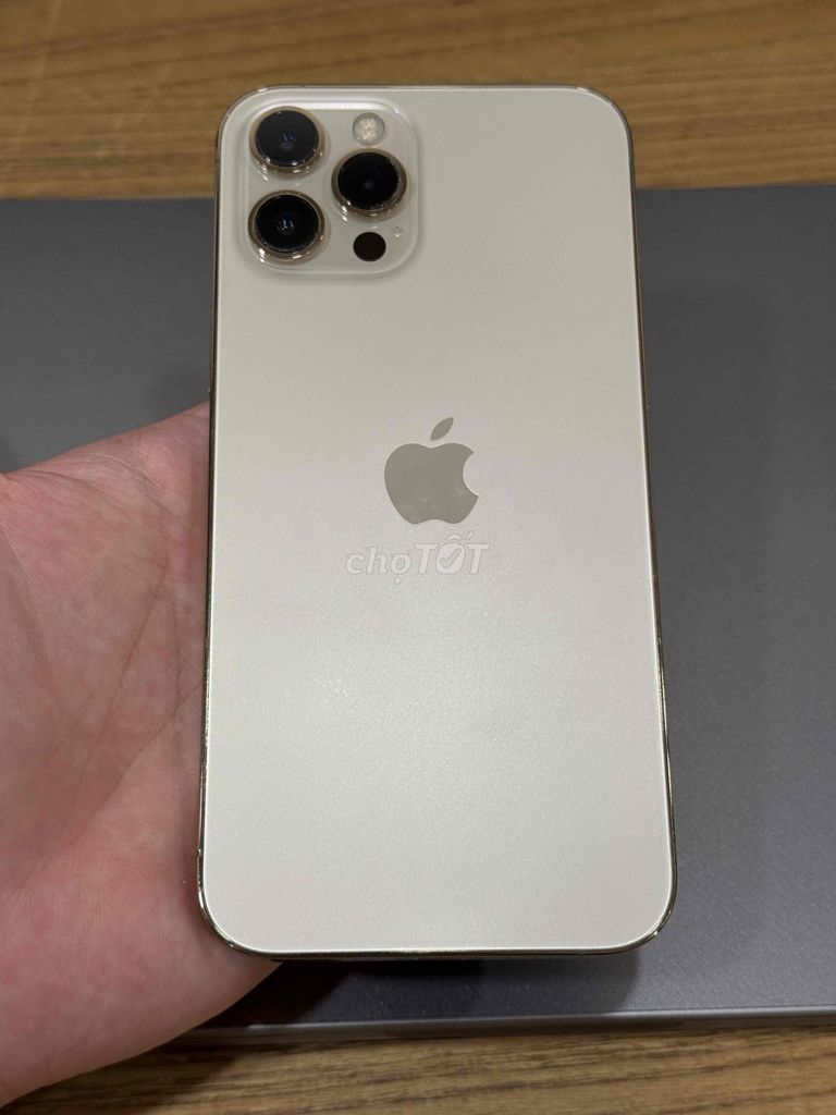 iPhone 12 Pro Max nữ dùng máy giữ, màn lỗi nhẹ nsx. Mua bán Điện thoại tại Quận Hoàn Kiếm Hà Nội được đăng bởi Ryan Nguyen hình 2