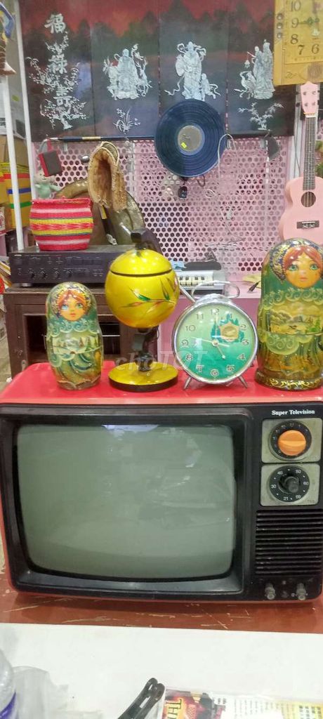 Tivi màu Đỏ đã qua sử dụng. Mua bán Tivi, Âm thanh tại Quận 7 Tp Hồ Chí Minh được đăng bởi Hung Nguyen Decor   hình 1