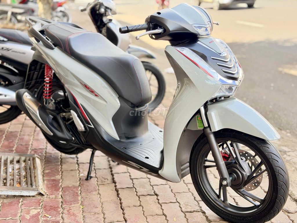 SH 2023 XÁM XI MĂNG, XE ĐẸP KENG !. Mua bán Xe máy tại Thành phố Buôn Ma Thuột Đắk Lắk được đăng bởi CẦM ĐỒ TUẤN ĐẠT hình 2