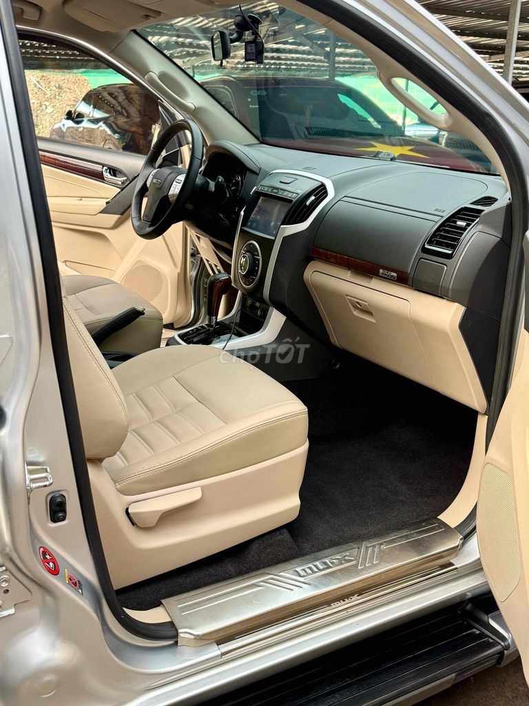 Isuzu Mu X 2018 1.9 4X2 AT - 74000 km. Mua bán Ô tô tại Quận Gò Vấp Tp Hồ Chí Minh được đăng bởi Bình An Ôtô  hình 9