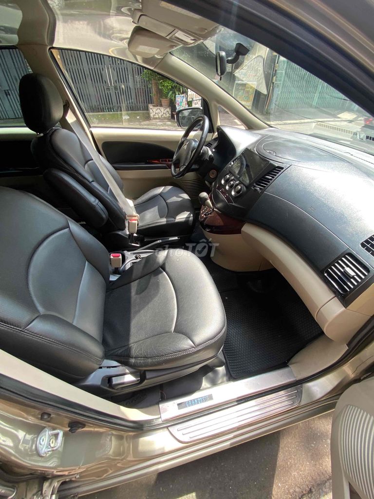 Mitsubishi Grandis 2009 2.4 Mivec - 120000 km. Mua bán Ô tô tại Quận 8 Tp Hồ Chí Minh được đăng bởi Son hình 8