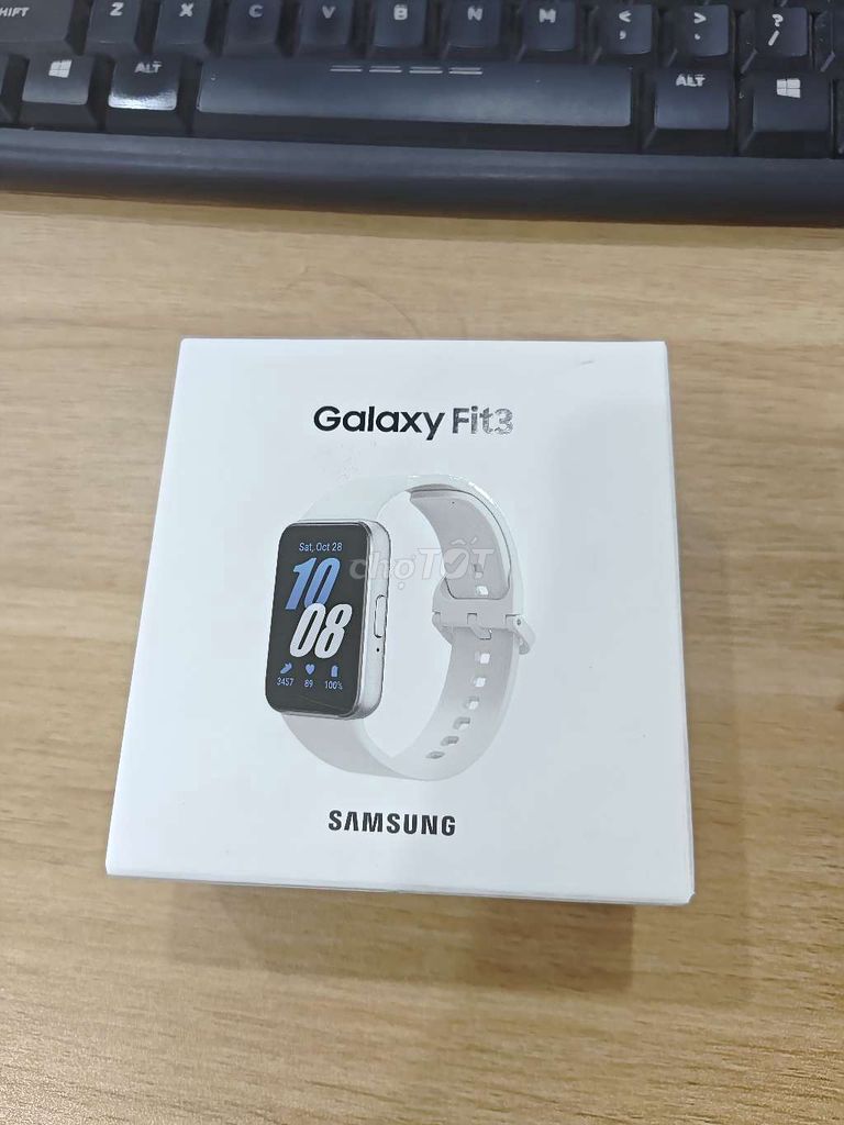 Samsung Galaxy Fit3 Trắng Cả nam và nữ. Mua bán Thiết bị đeo thông minh tại Quận Hà Đông Hà Nội được đăng bởi VănTuyền Sport hình 1