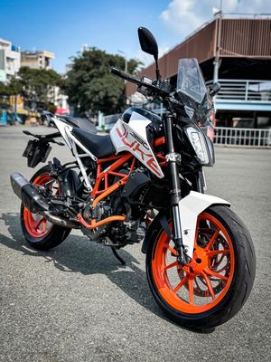 KTM Duke 390 2020 Trắng Đen Cam. Mua bán Xe máy tại Quận 11 Tp Hồ Chí Minh được đăng bởi Thanh Tân