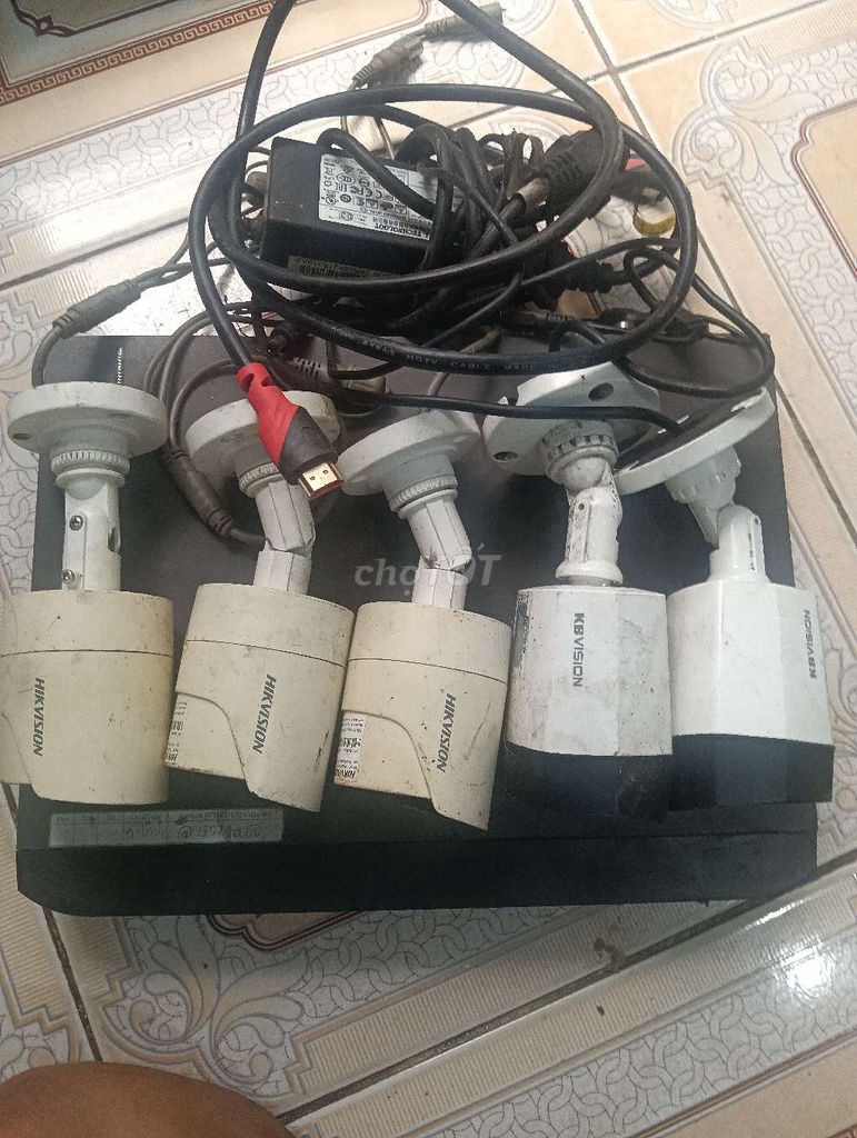 Hệ thống camera Hikvision 1TB 8 mắt Trắng. Mua bán Máy ảnh, Máy quay tại Thành phố Đồng Xoài Bình Phước được đăng bởi Nguyễn Long An  hình 1