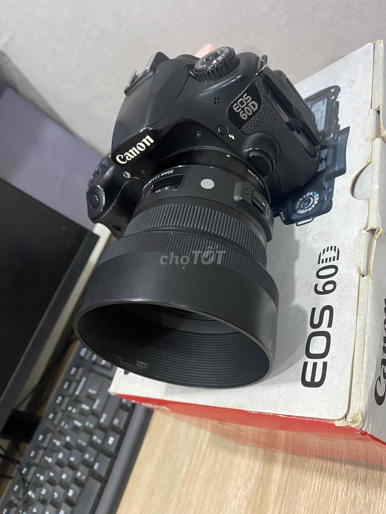 canon 60d còn dùng tốt, nàn hơi tối nhẹ