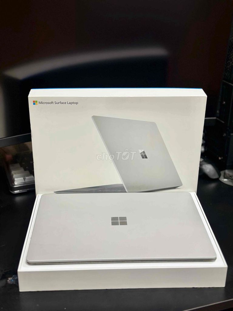 Microsoft Surface Laptop mới full box. Mua bán Laptop tại Quận 12 Tp Hồ Chí Minh được đăng bởi Văn Thành hình 1