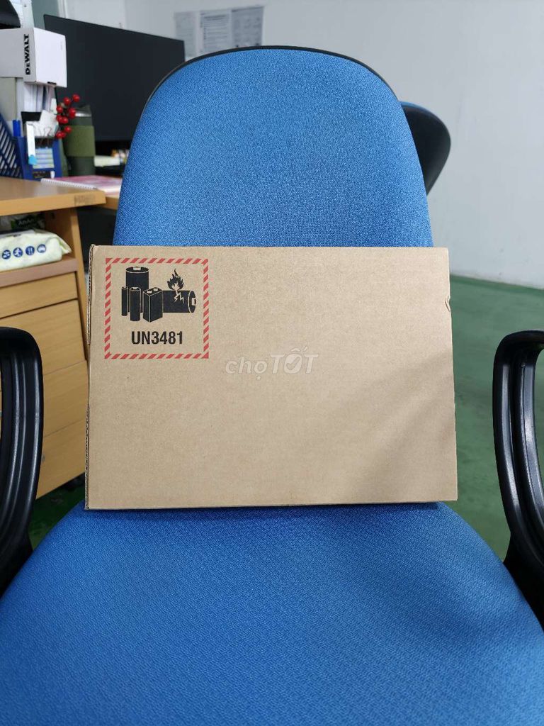 Apple Macbook Neo Xanh Mới nguyên seal. Mua bán Laptop tại Thành phố Dĩ An Bình Dương được đăng bởi Hoàng Hùng hình 1