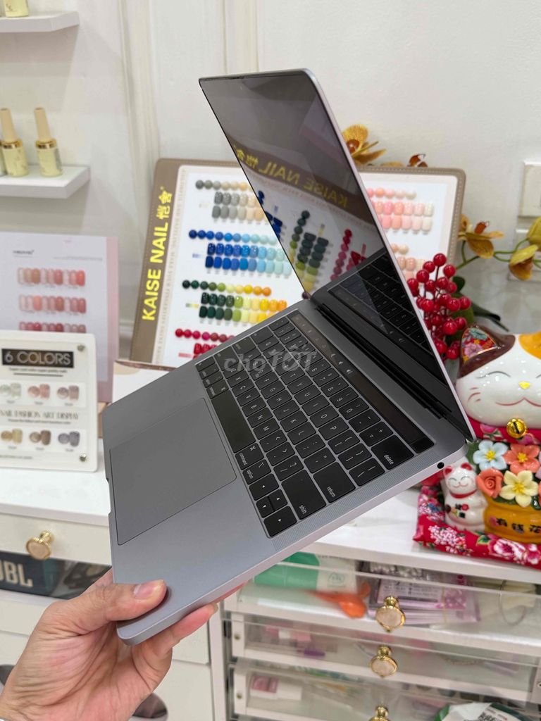Apple Macbook Pro 2019 i7 16GB/256GB Xám. Mua bán Laptop tại Quận Thanh Xuân Hà Nội được đăng bởi quỳnh chi hình 1