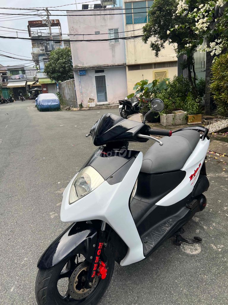Honda Dylan 150cc черно-белый с городской регистрацией