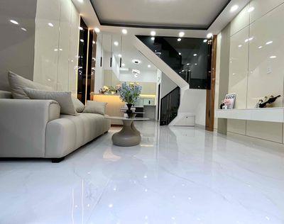 Townhouse 32 m² · 2 bed · Đường Huỳnh Tấn Phát