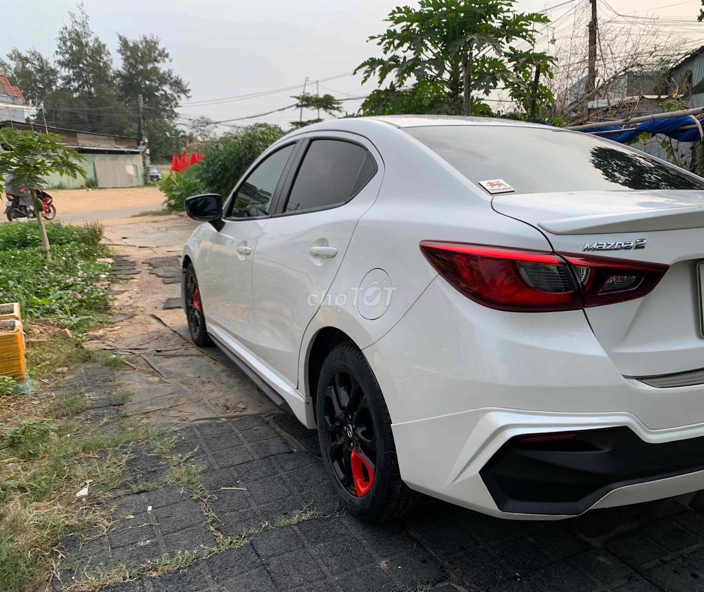 Mazda 2 2016  1.5 AT Sedan - 70000 km