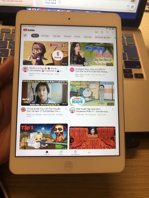 ipad zin đẹp, pin 98% xem youtube mượt. Mua bán Máy tính bảng tại Quận Thanh Xuân Hà Nội được đăng bởi Han Tran