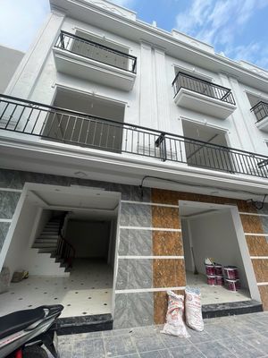 nhà gần chợ vân côn. 3 tầng 1 tum. RẺ nhất Vân côn. giá chỉ 3.x Tỷ