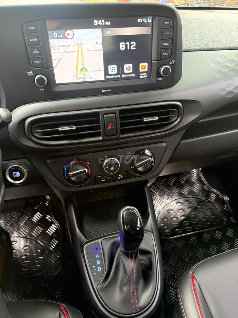 Hyundai Grand i10 2022 1.2 AT Хэтчбек Белый