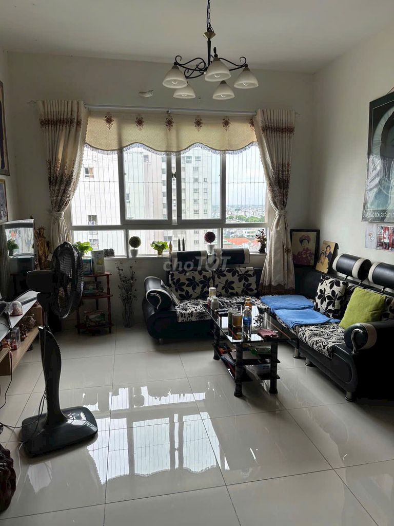 Chính chủ bán CH Green Town Bình Tân 63m2/2PN nhà sạch đẹp, giá 1.98ty