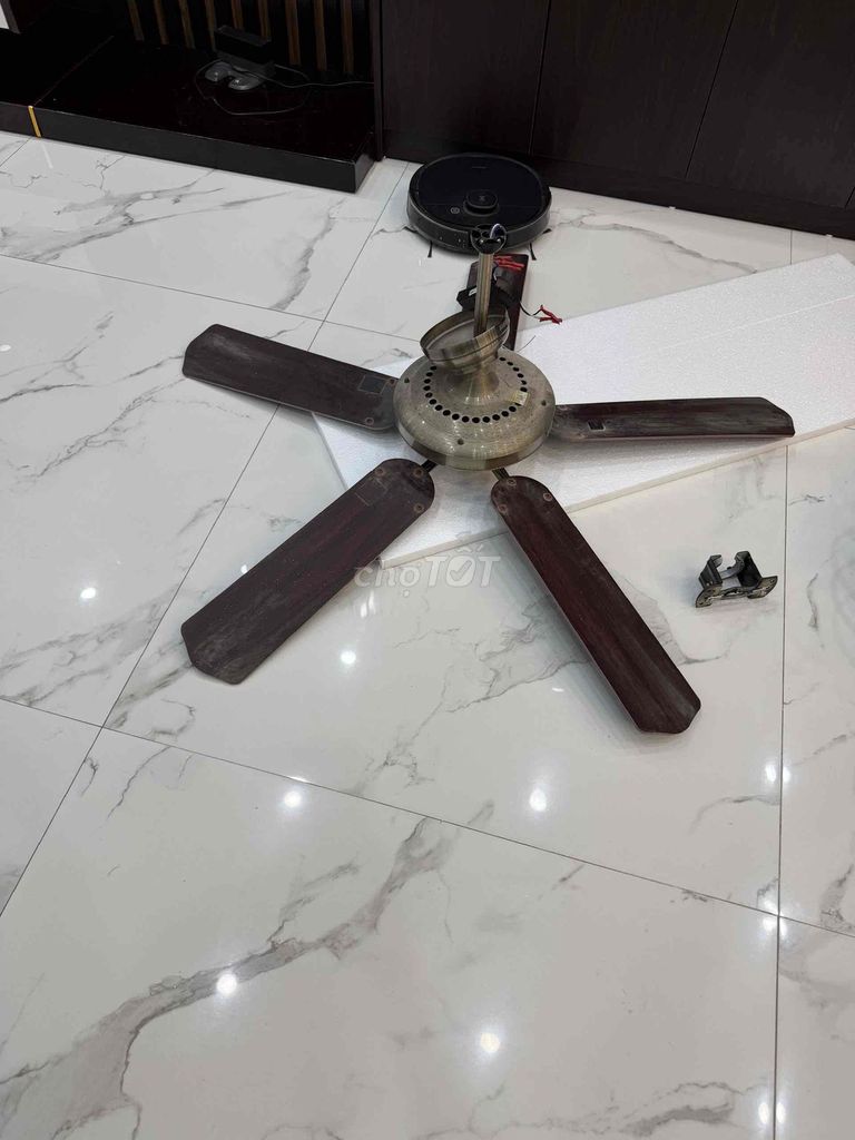 Quạt trần Kim loại Gỗ Nâu Vàng đồng. Mua bán Quạt tại Quận Hồng Bàng Hải Phòng được đăng bởi Dương hình 1