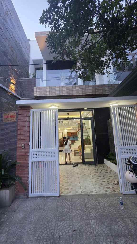 Rent · 3 bd · 100 м² · Quận Ngũ Hành Sơn, ул. Đường Đa Mặn 1