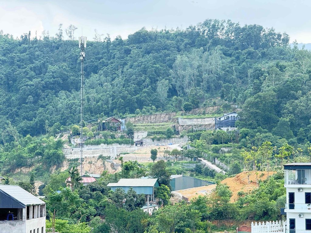 CẮT LỖ ĐẤT LÀM XƯỞNG XE CONT CHẠY 1050M SẴN SỔ ĐỒNG CHẰM ĐÔNG XUÂN HL. Mua bán đất tại Huyện Quốc Oai Hà Nội được đăng bởi Nhung hình 4