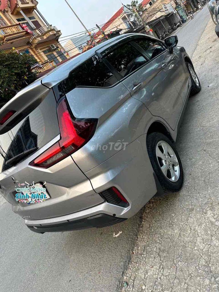 Mitsubishi Xpander 2023 Автомат Серебристый