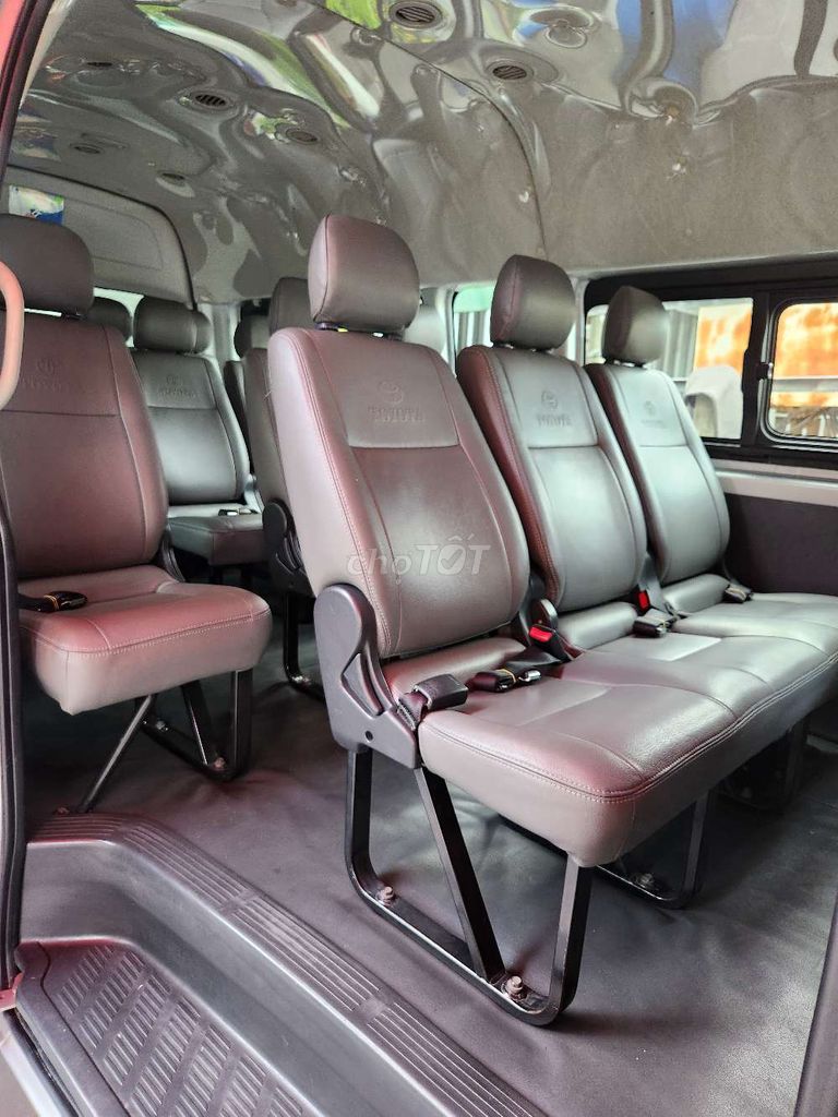 Toyota Hiace 16 chổ 2015 máy xăng zin đẹp. Mua bán Ô tô tại Huyện Bình Chánh Tp Hồ Chí Minh được đăng bởi TUẤN TRẦN hình 11