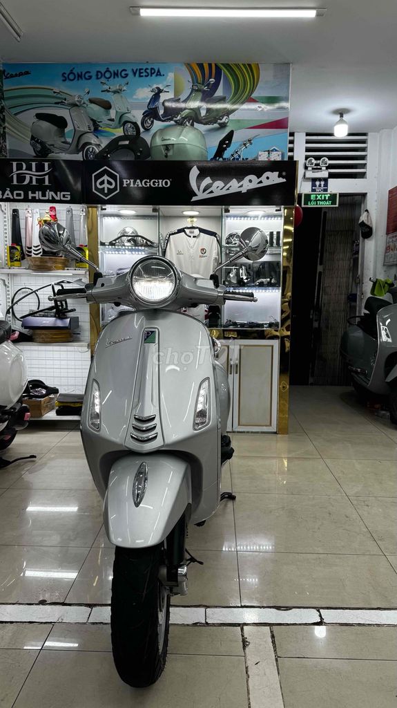 Vespa Iget , abs , đèn led 2 tấng , mở cốp điện ... Mua bán Xe máy tại Quận Phú Nhuận Tp Hồ Chí Minh được đăng bởi VESPA  PIAGGIO BẢO HƯNG Vespa cũ trả góp  hình 2