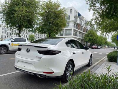 Mazda Mazda 3 Luxury 2023 Trắng 24158 km