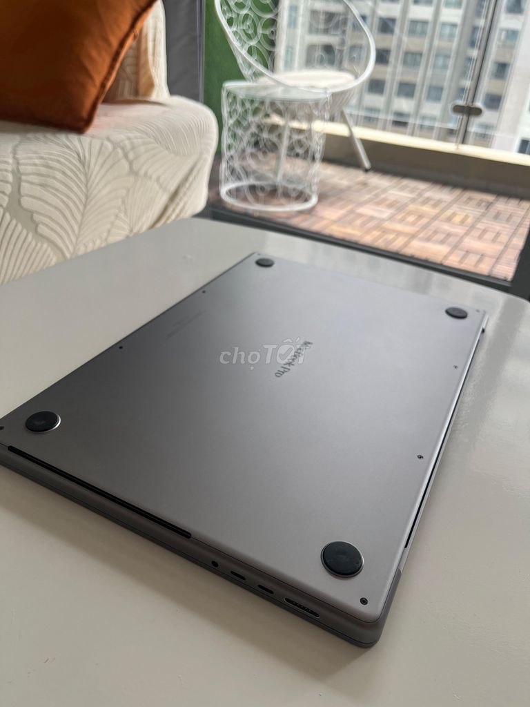 Macbook pro M1 16”/16/1TB silver 99%