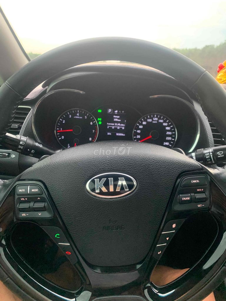 Kia Cerato 2.0 AT phiên bản cao cấp nhất Premium. Mua bán Ô tô tại Thành phố Biên Hòa Đồng Nai được đăng bởi CH xe máy Trần Na Na hình 3