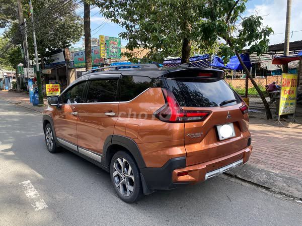 Mitsu Xpander Cross màu cam vũ trụ đời 2023. Mua bán Ô tô tại Thành phố Dĩ An Bình Dương được đăng bởi Lâm Thái hình 3