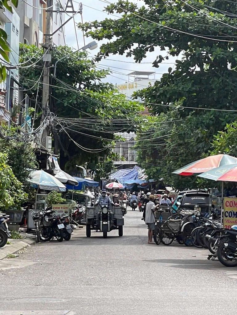Cần bán nhà 3 tầng lầu ở quy nhơn bình định Cần bán nhà 3 tầng lầu ở quy nhơn bình định