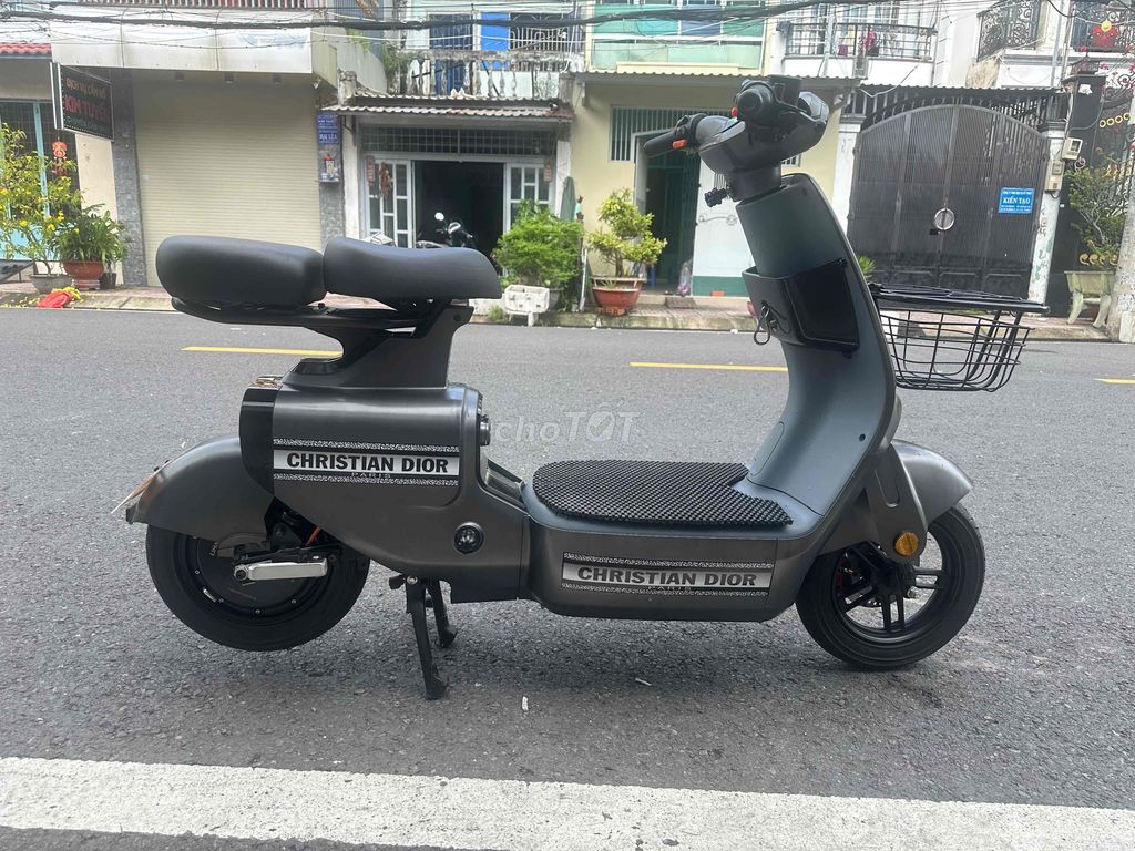 Электроскутер Yadea V1 Plus Серый 345 км