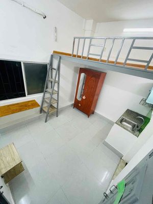 Phòng bếp wc cửa sổ máy lạnh *** nhi
