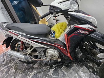 Nhà chật nên cần bán xe. Mua bán Xe máy tại Quận Hoàng Mai Hà Nội được đăng bởi LÊ QUANG HIỆP