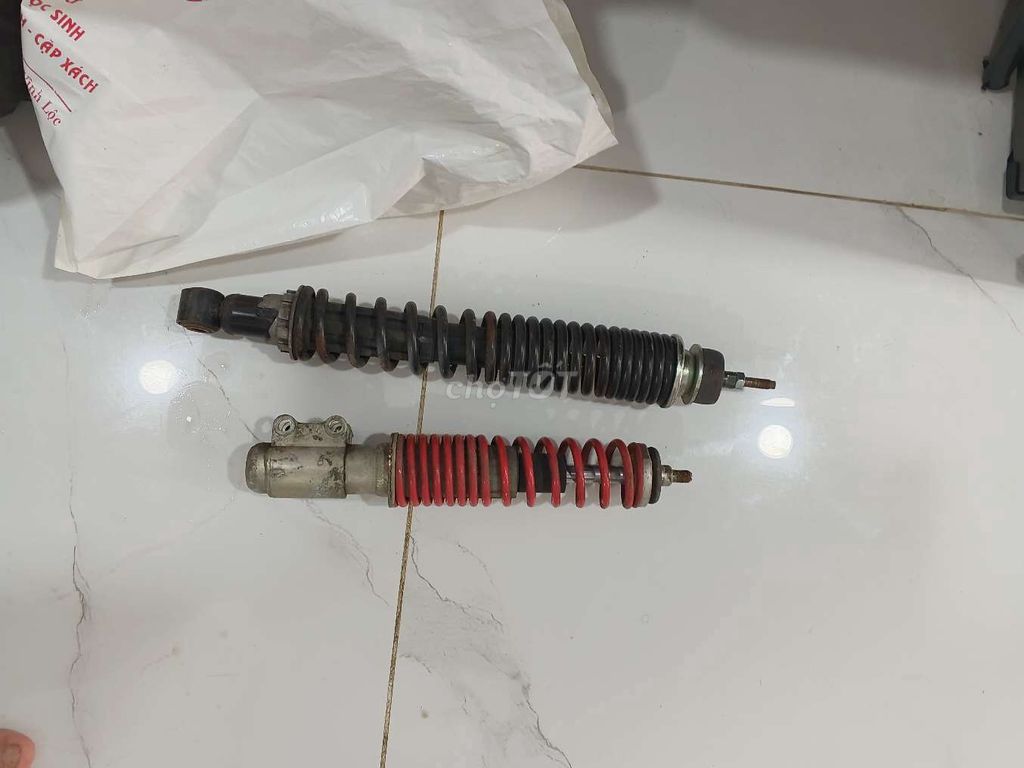 Cặp phuộc trước sau vespa zin keng. Mua bán Phụ tùng xe tại Quận Bình Thạnh Tp Hồ Chí Minh được đăng bởi Tài Phan hình 1