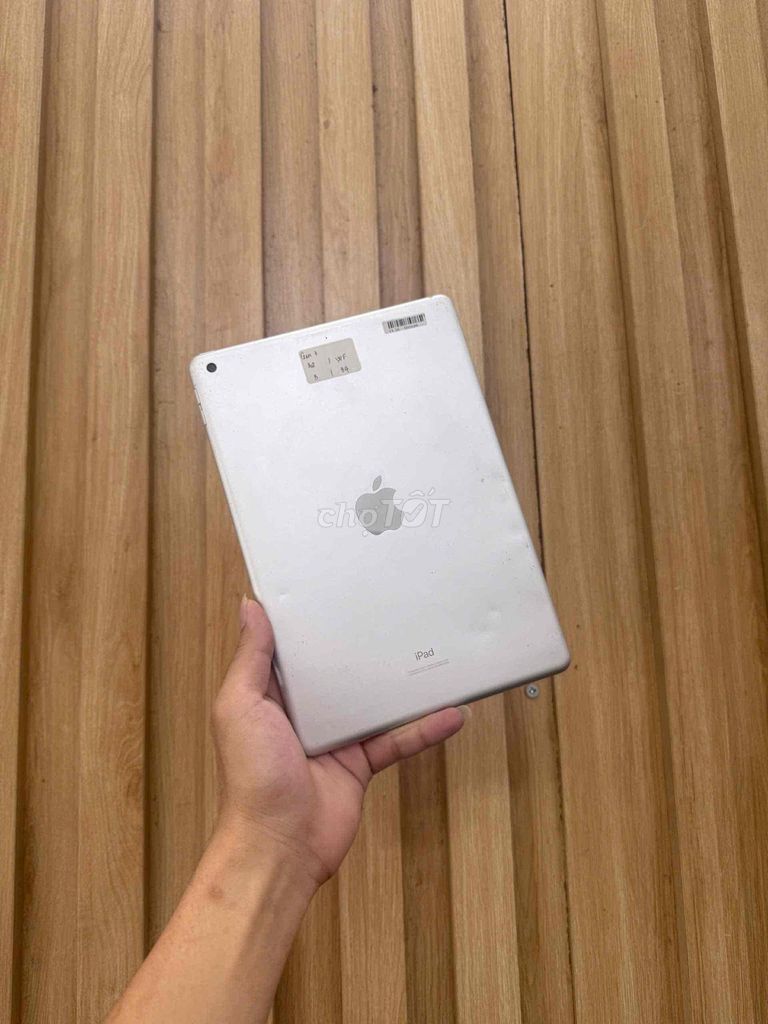 Apple iPad Gen 7 32GB Bạc Đã sử dụng. Mua bán Máy tính bảng tại Quận Đống Đa Hà Nội được đăng bởi Hanoi moibile đức hình 1