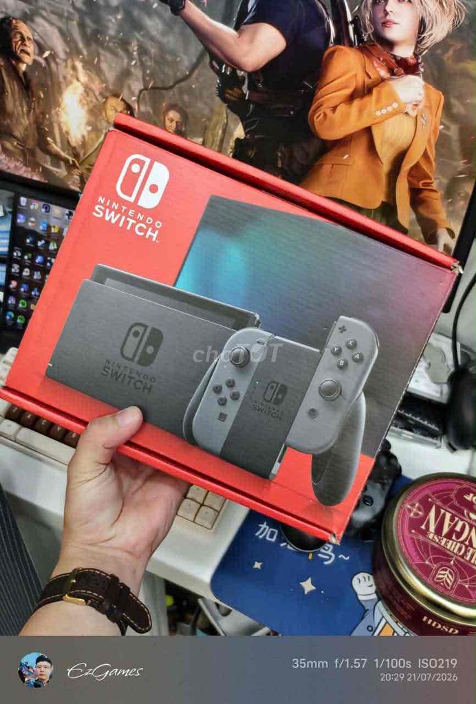 Nintendo Switch V2 128GB Xám. Mua bán Thiết bị chơi game tại Quận 3 Tp Hồ Chí Minh được đăng bởi EzGAME hình 1