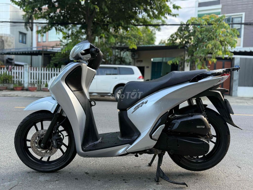 Honda SH 125i 2013 B.số 43 Góp trả trước 10tr. Mua bán Xe máy tại Quận Liên Chiểu Đà Nẵng được đăng bởi Hòa Xe Máy Cũ hình 1