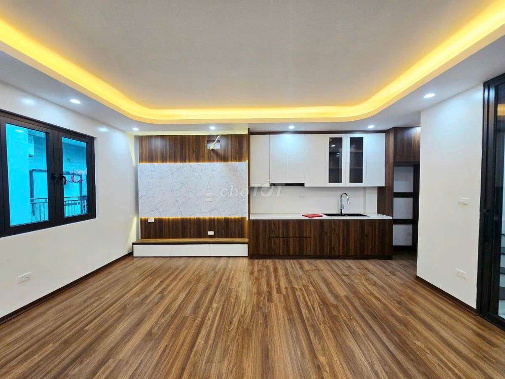Cau Giay TT - 10 м от улицы - 40 м2. 6 этажей, недавно построенный лифт - ширина метра