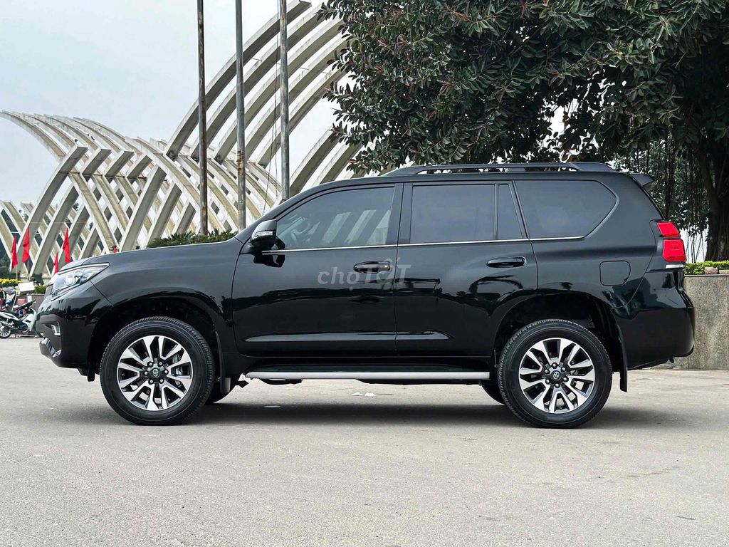 Toyota Land Cruiser Prado VX 2.7 sx 2023 màu Đen. Mua bán Ô tô tại Quận Cầu Giấy Hà Nội được đăng bởi Cao Quý hình 4