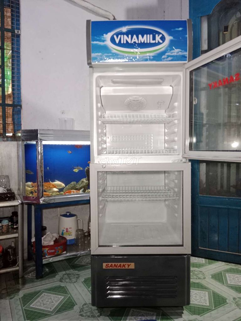 Em cần bán tủ mát Sanaky 240 lít đang xài ok