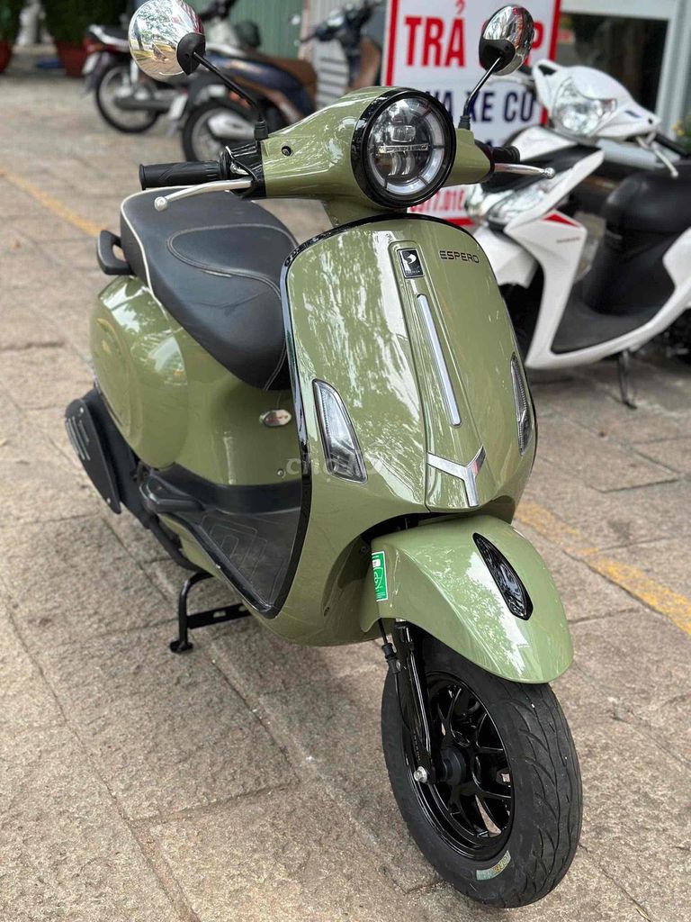 Bán Vespa 50cc 2023 odo 6k nguyên zin như mới.