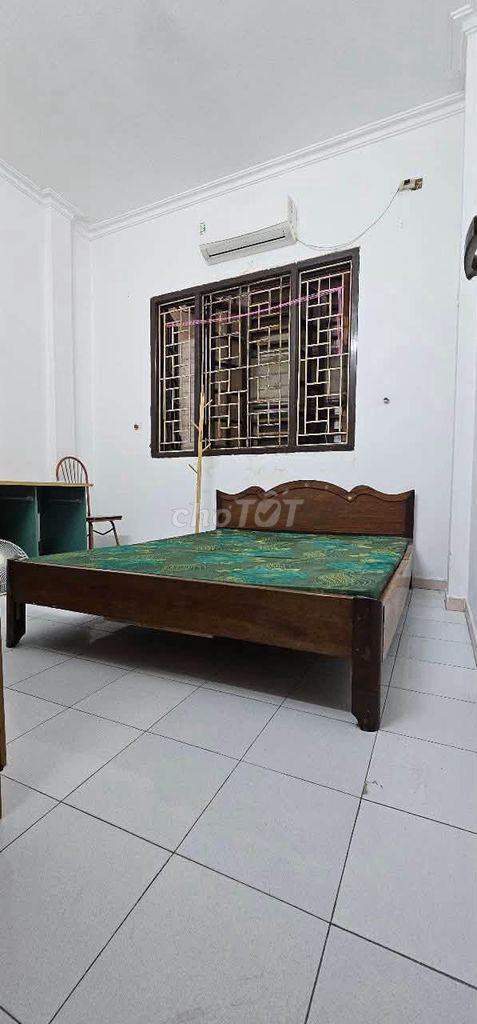 Cho thuê nhà ngõ Văn Hương, Đống Đa, full nội thất