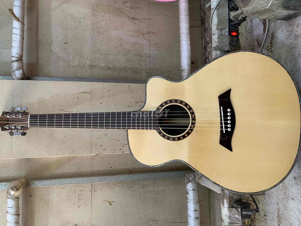 cần thanh lí guitar acoustic gỗ cẩm ấn