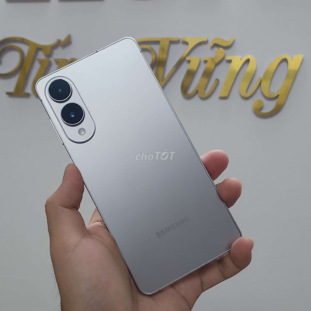 Samsung S25 Edge zin áp đẹp 2 sim snap 8 elite. Mua bán Điện thoại tại Quận Thanh Khê Đà Nẵng được đăng bởi Cửa hàng Zinphones  hình 1